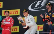 Lewis Hamilton comemora vitória