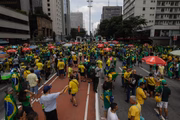 Apoiadores de Jair Bolsonaro ocupam Avenida Paulista para ato em defesa do ex-presidente