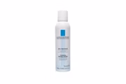 Água termal para nutrir e repor nutrientes, da La Roche-Posay - R$ 59,93. <a href="https://www.epocacosmeticos.com.br/eau-thermale-la-roche-posay-agua-termal/p?idsku=4658&gclid=Cj0KCQiAmsrxBRDaARIsANyiD1ovKtOjPmGIIT68H190YV7YZp1SsMCWCHR_oNaAcoDqR_9WMR6L7hYaAj6eEALw_wcB" target="_blank">Clique aqui para comprar</a>
