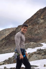 Com 21 anos, o personal trainer ama praticar esportes