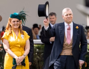 Andrew foi casado com Sarah Ferguson. Eles se divorciaram em 1996