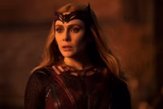 Elizabeth Olsen como Wanda Maximoff