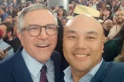 Empresário Youyang Jiang e Alexandre Padilha durante a posse do petista para a pasta da SRI, em janeiro de 2023. 