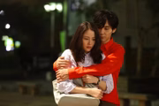 <b>Antes que Tudo Desapareça</b>. Uma fusão de Body Snatchers com Starman dirigida pelo japonês Kiyoshi Kurosawa, um mestre em entortar gêneros. Um filme de invasão alienígena ao mesmo tempo explosivo e contido, universal e particular, filosófico e cinético. <a href="https://www.youtube.com/watch?v=siR-xvw1BPE" target="_blank">Veja trailer</a>