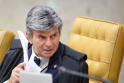 Luiz Fux homologou acordo da PGR com Janones