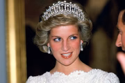 Famosa tiara Spencer usada pela Lady Di em seu casamento