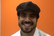 Caio Castro recebeu o prêmio de Melhor Ator pelo seu papel como Rock