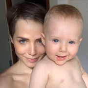 Letícia Colin escreveu "obrigada por tanta vida meu lagartixa, te amo"