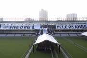 Estrutura do velório de Pelé foi montada no centro da estádio Urbano Caldeira, onde o camisa 10 brilhou pelo Santos Futebol Clube, único time brasileiro que defendeu na carreira