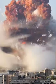 Imagens feitas por celulares mostram o momento da explosão