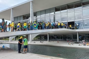 Manifestantes bolsonaristas invadem e depredam prédio do Palácio do Planalto. Atos golpistas de 8/1/23