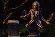 “Cresci vendo Sessão da Tarde praticamente todos os dias. E, para minha sorte, Os Fantasmas se Divertem marcou minha infância devido ao terror cômico e aos efeitos práticos de Tim Burton”, finaliza