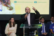 Ibaneis Rocha (MDB), o governador do DF, também marcou presença