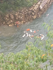 Restos de algumas embarcações atingidas pela rocha 