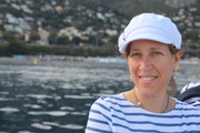 Susan Wojcicki, ex-CEO do YouTube, é clicada durante passeio