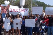 Protesto em velório de Briner 