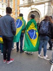 Recepção de brasileiros ao presidente Bolsonaro em Londres