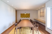 Espaço possui sala de jantar para 12 pessoas