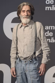 <b>Agenor (Zemanuel Piñero):</b> Pai de Amanda (Camila Márdila), vive em um asilo, pois está muito doente <b>Agenor (Zemanuel Piñero):</b> Pai de Amanda (Camila Márdila), vive em um asilo, pois está muito doente