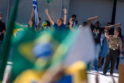 Bolsonaro participa de ato a favor do governo