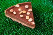 A torta de chocolate com avelã e praliné. Sabor equilibrado sem abrir mão do açúcar