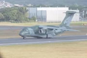 Avião com repatriados brasileiros vindos de Israel chega a Recife