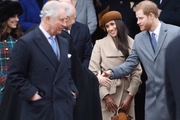 O casal repassou ainda, antes do encontro, os protocolos reais de cumprimentos. Meghan "decorou" um script do que podia ou não fazer