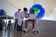 Marion Timóteo, de 11 anos: primeira criança vacinada na cidade do Rio