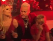 Neymar foi visto juntinho de Rafaela Porto, cantora e ex-participante do The Voice Brasil
