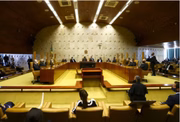 Compõem o atual quadro de juízes do Supremo os ministros: Luiz Fux, Kassio Nunes Marques, Rosa Weber, André Luiz Mendonça, Gilmar Mendes, Ricardo Lewandowski, Cármen Lúcia, Dias Toffoli, Luís Roberto Barroso, Edson Fachin e Alexandre de Moraes