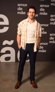 O rapaz tem estilo próprio