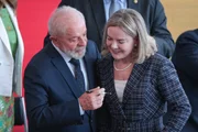 Lula e sua nova ministra, Gleisi Hoffmann