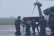 Vídeo: criança de dois anos é resgatada pela FAB durante chuvas no RS