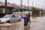 O Guaíba, em Porto Alegre (RS), segue em elevação e subiu para 5 metros e 1 centímetro na segunda-feira (13/5)