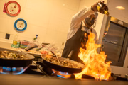 Durante o preparo, o filé mignon é flambado