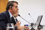 Em 26 de março de 2020, o presidente Jair Bolsonaro (sem partido) levou uma caixa do medicamento Reuquinol para a reunião com os líderes do G20, que tratou da crise global da pandemia do novo coronavírus