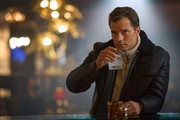 Jamie Dornan é Parker em Agente Stone