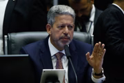 Críticas a Arthur Lira unem governo e oposição na Câmara