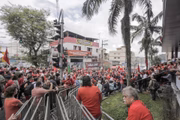 Representantes de movimentos sociais e partidos de esquerda também recepcionam o ex-presidente
