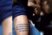 Antes das "férias", o camisa 10 do Brasil renovou tatuagens