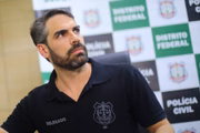 Segundo o delegado plantonista da 27ª DP (Recanto das Emas) Sérgio Bautzer, há suspeitas de que o homem teria passado o dia bebendo e, quando chegou à sua residência, discutiu com a mulher