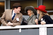 A rainha Camilla é mãe de Tom Parker Bowles e Laura Lopes