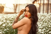 Mirella também