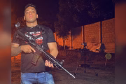 A operação da Polícia Civil apreendeu 8 armas, 23 computadores e 17 celulares. A lista de 123 itens inclui um carro e até um cofre na casa de Monteiro