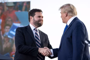 J.D. Vance, candidato a vice-presidente, e Donald Trump