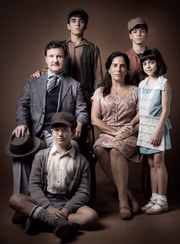 Na primeira fase da novela, os filhos de Lola e Julio serão interpretados por Xande Valois (Carlos), Pedro Sol (Alfredo) , Davi de Oliveira (Julinho) e Maju Lima (Isabela) Na primeira fase da novela, os filhos de Lola e Julio serão interpretados por Xande Valois (Carlos), Pedro Sol (Alfredo) , Davi de Oliveira (Julinho) e Maju Lima (Isabela)