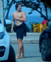 Nicolas Prattes ficou por quase uma hora no local
