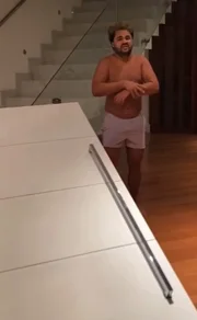 Sonza deixou os amigos cuidando da casa e dos pets deles