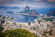 Conhecida por suas praias e culinária típica, a capital carioca oferece uma chance única de combinar trabalho com lazer