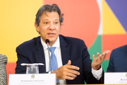 E com o ministro da Fazenda